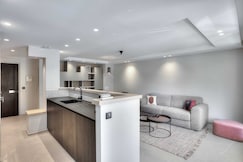 Luxury flat with balcony - city center Cannes, Cannes