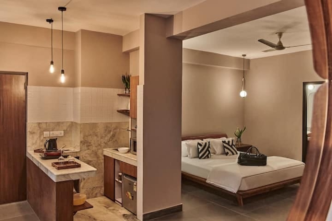 2 Bedroom Studio Apt with Kitchenette & Balcony - Tap to explore photos