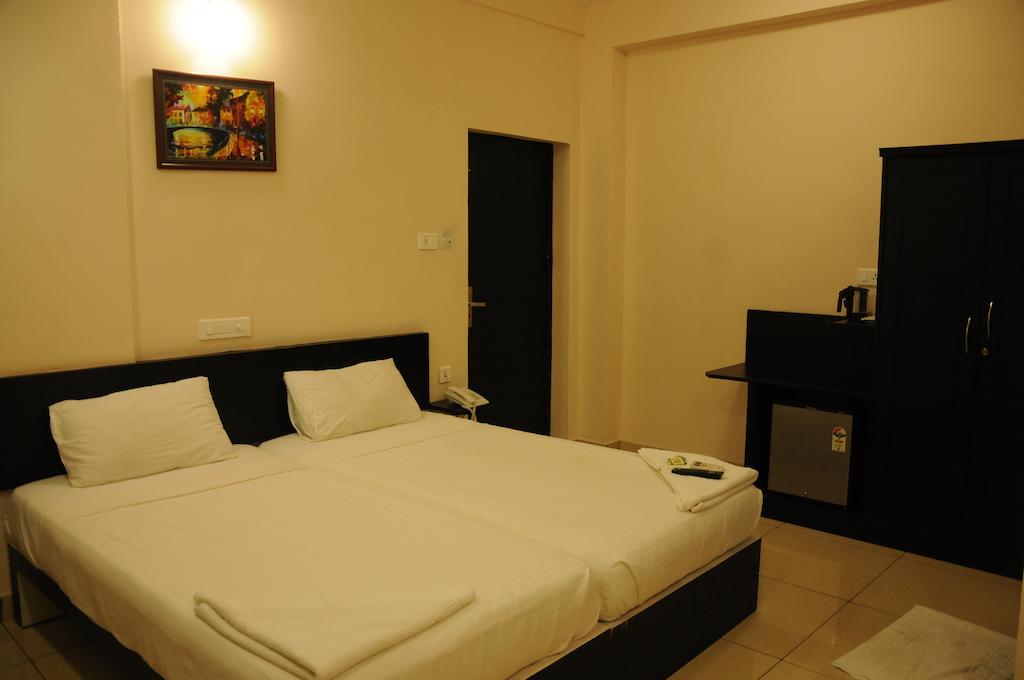  Hotel Sri Krishna Residency - Tap to explore photos