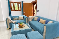 Aaranya Stays | Valley View Cozy 2BHK in Dehradun, Kanatal