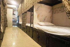 Farhan's Dormitory, Mumbai