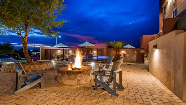 Best Western Plus Sun Canyon - Tap to explore photos