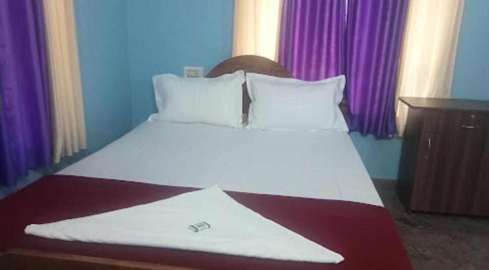 Silver Palace Homestay - Tap to explore photos