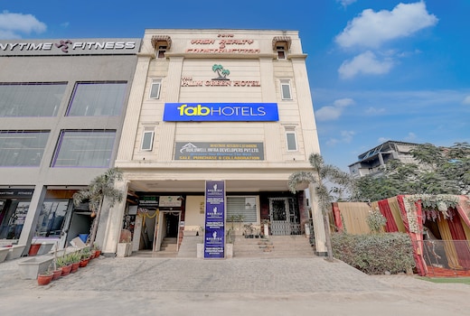 FabHotel Palm Green