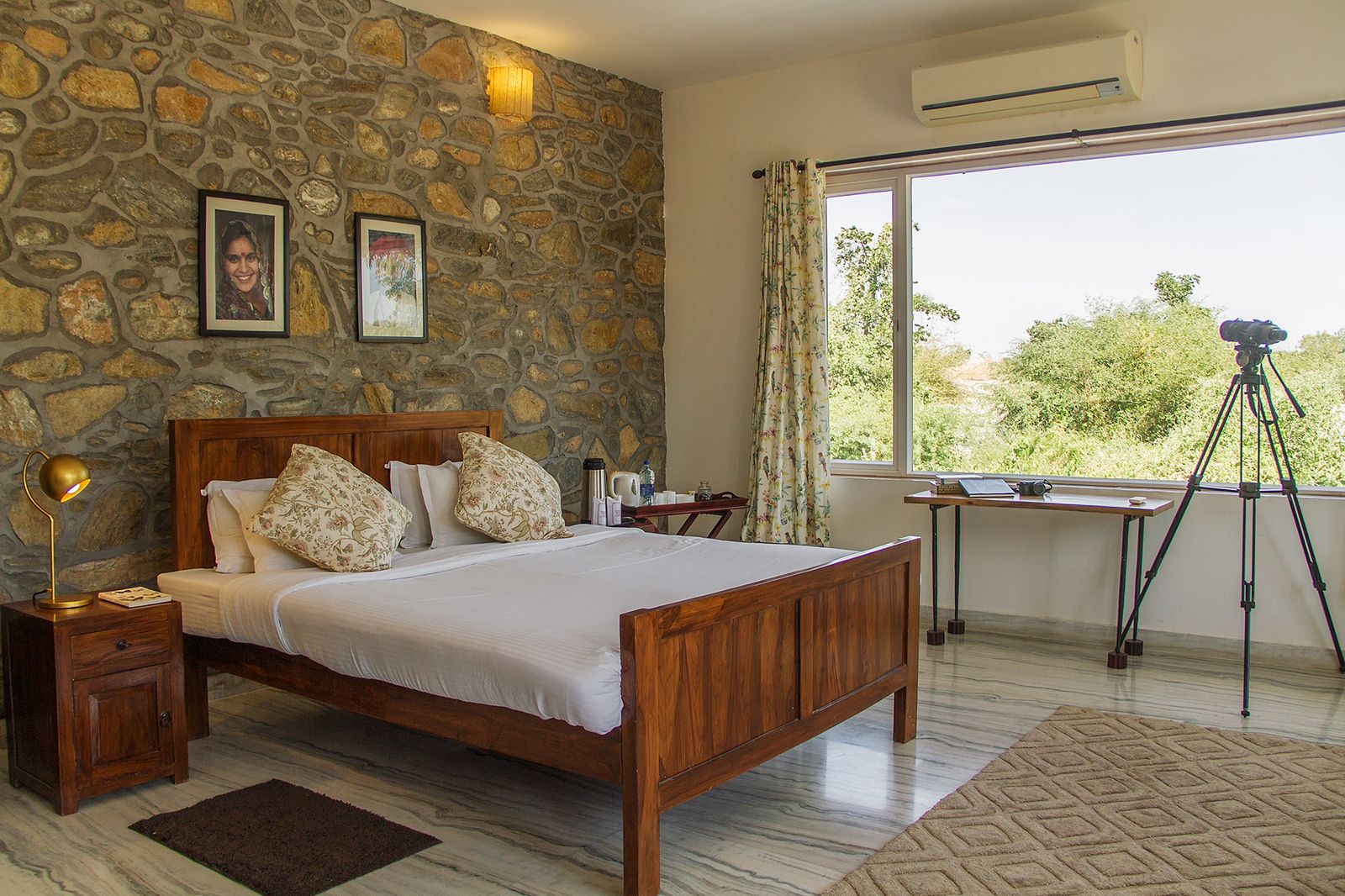 Bera Safari Lodge - Tap to explore photos