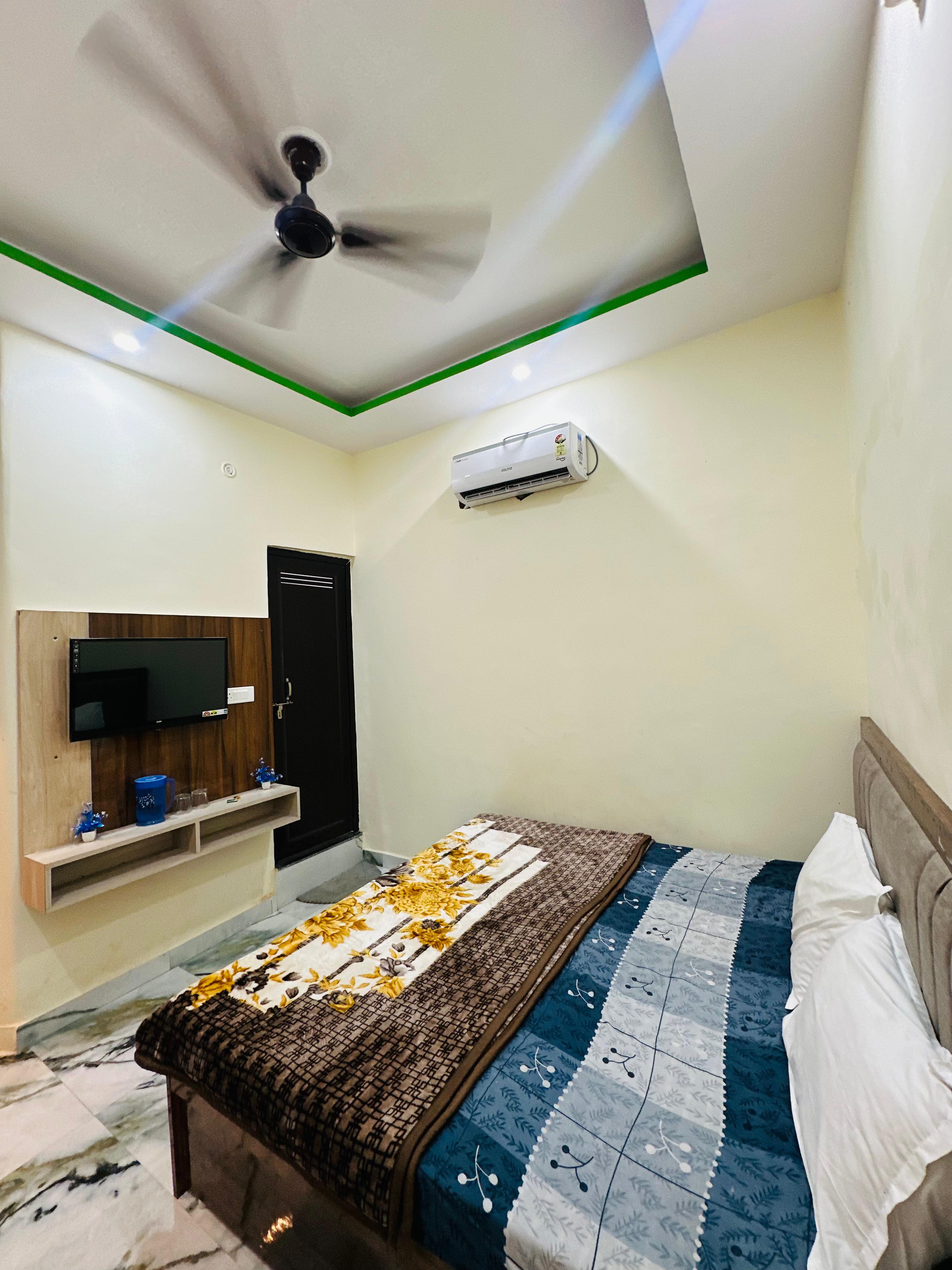 Raja Ki Hotel - Tap to explore photos