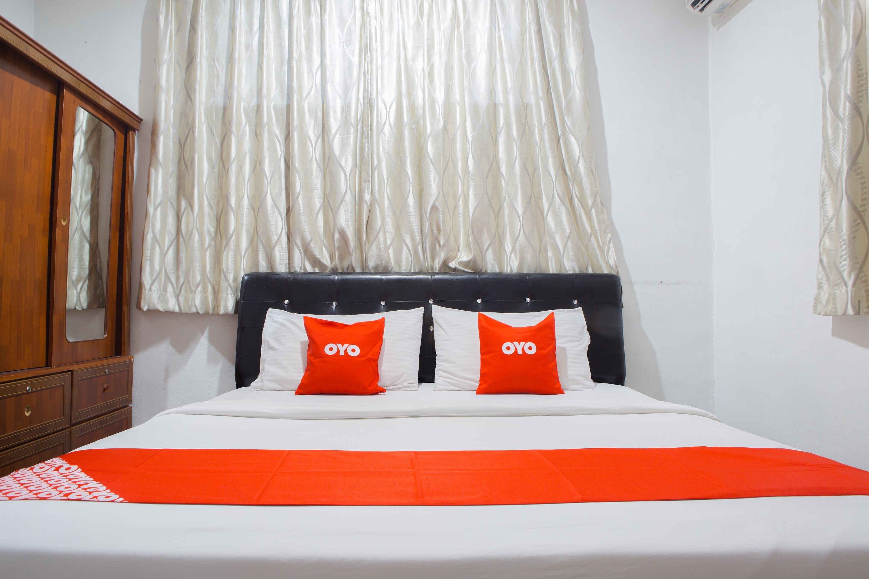 OYO 90037 The 7 Lodge Tambunan - Tap to explore photos