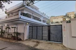 Ganpati Niwas, Varanasi