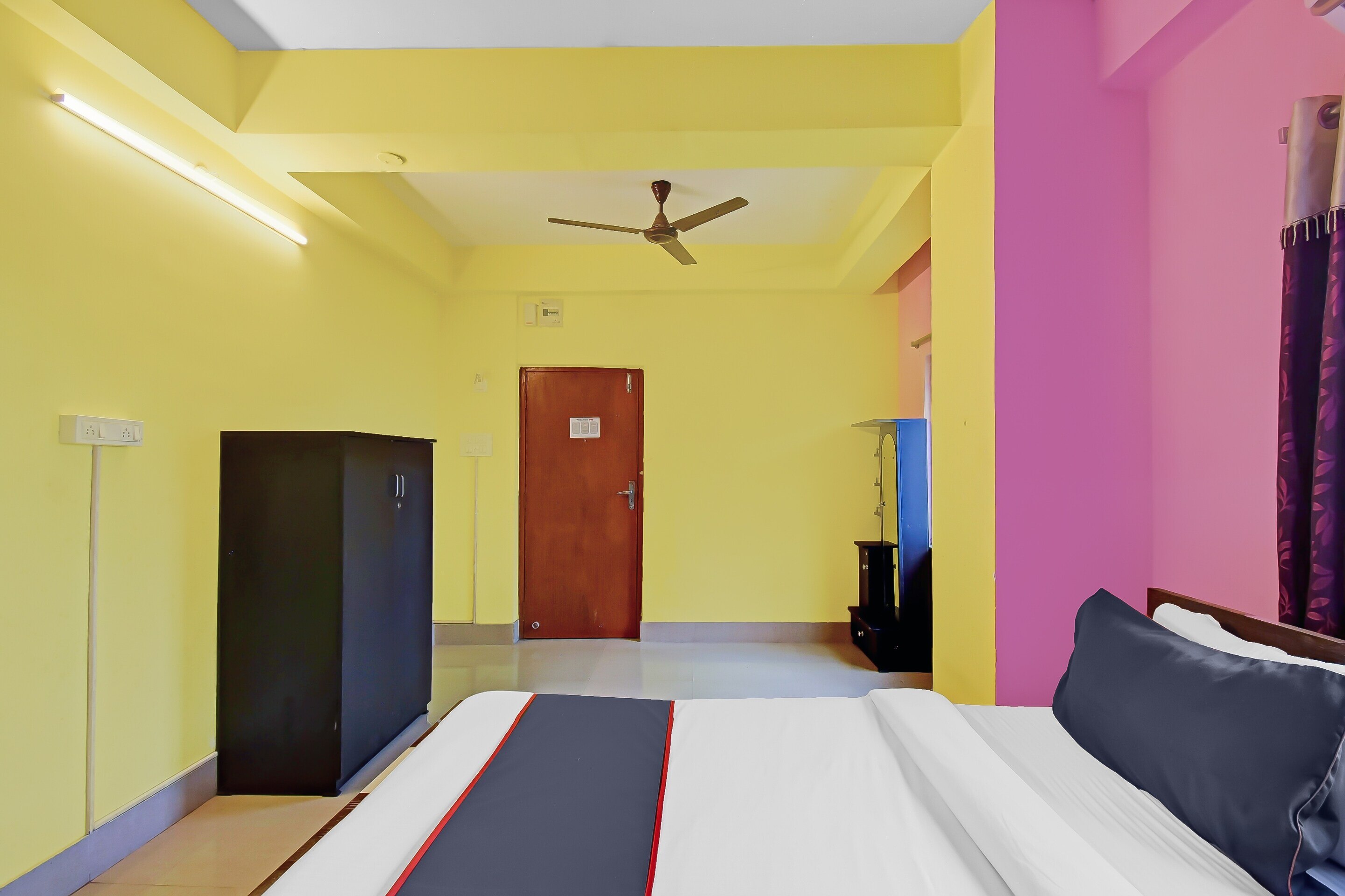 Photos of Collection O 81891 Happy Stay Hotel in Kolkata