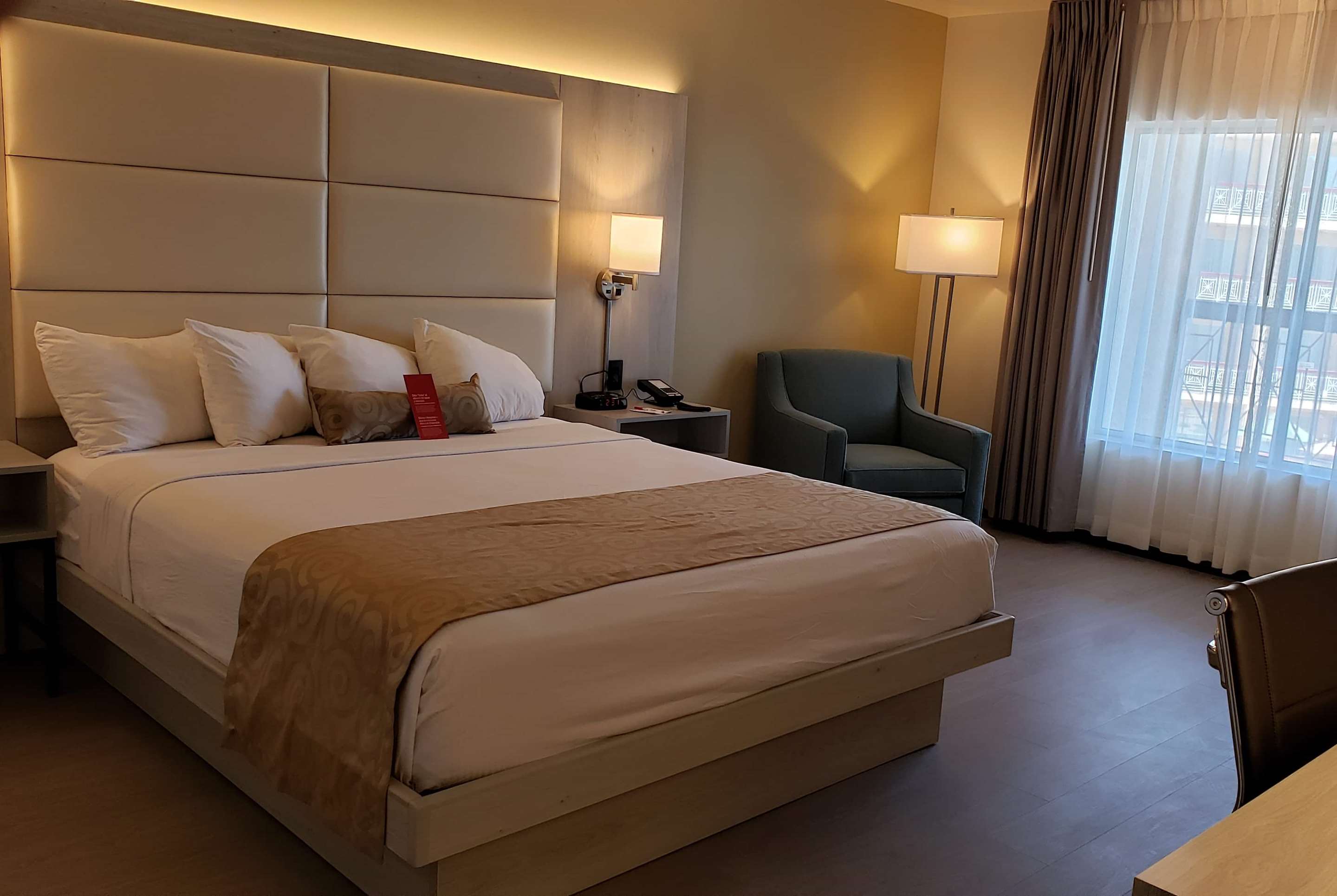Ramada by Wyndham Burbank Airport - Tap to explore photos