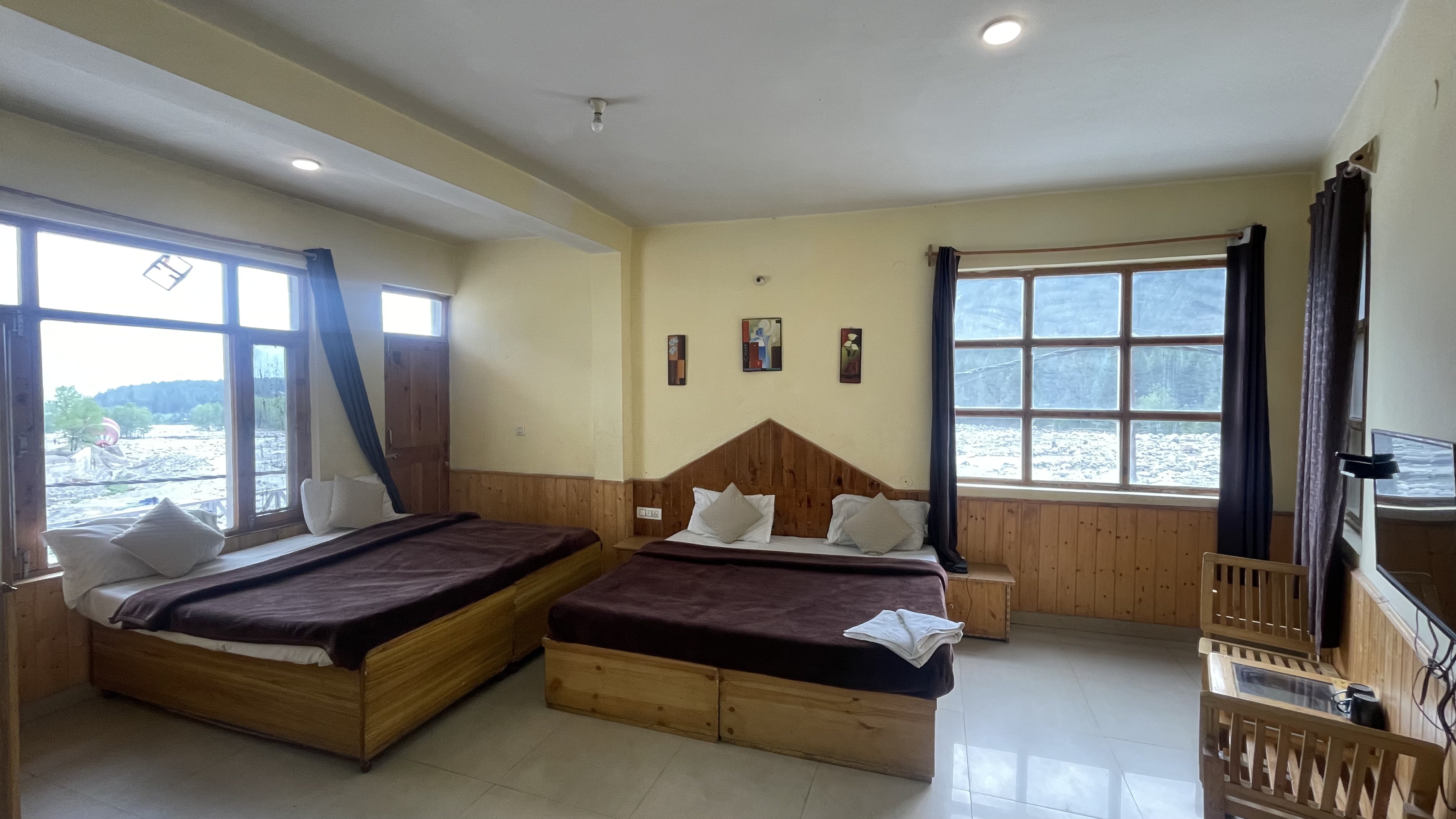 Singh Saab Rooms & Cafe - Tap to explore photos