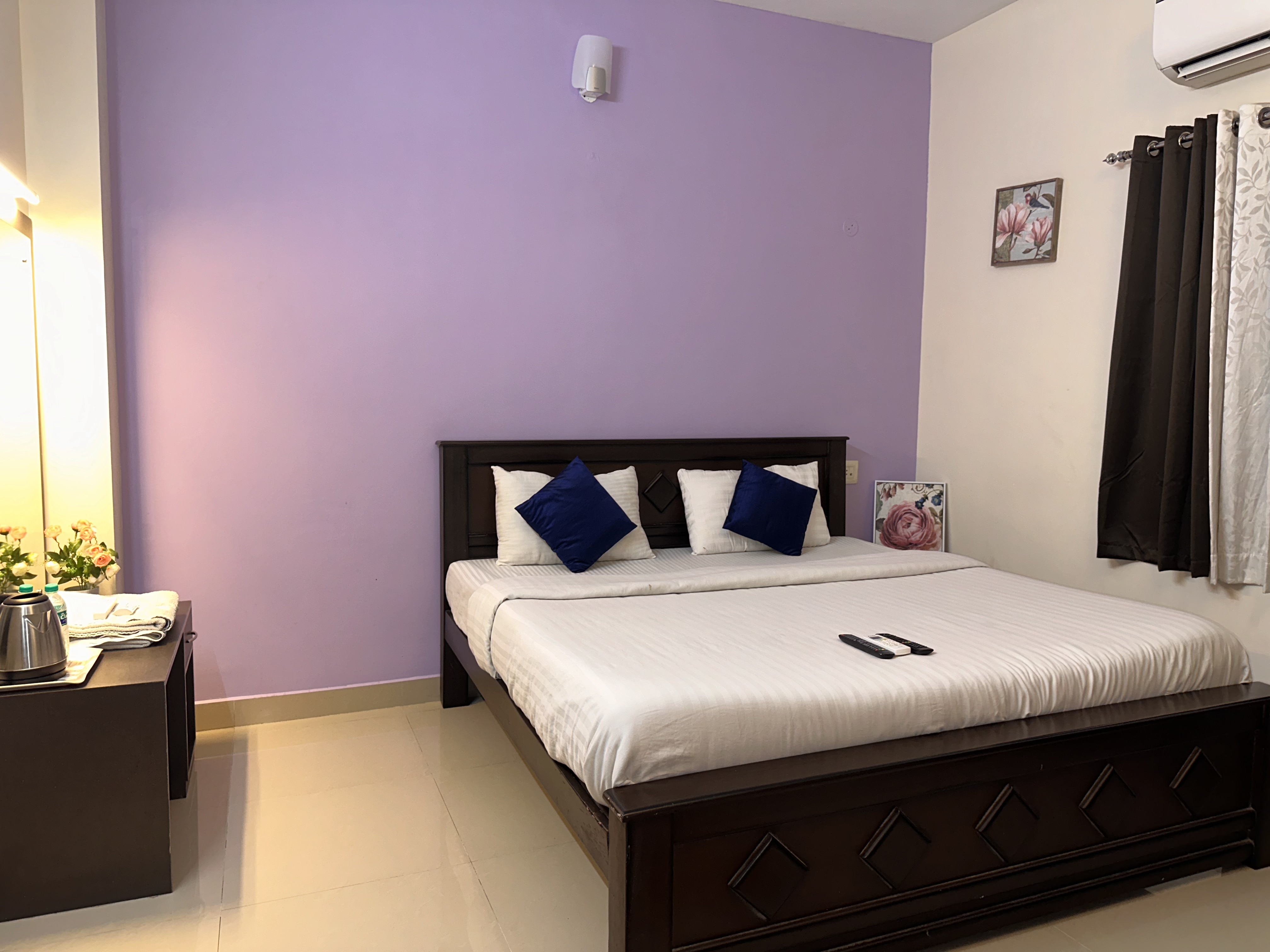Srichand Business class rooms - Tap to explore photos