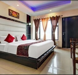 Deluxe single room with attached washroom and balcony and mountain view