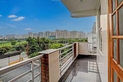 Hotel O Moonlight Hotel's, Noida