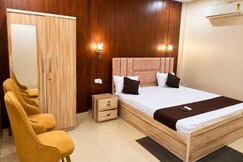 The Shree Heritage & Rooftop, Bara Banki