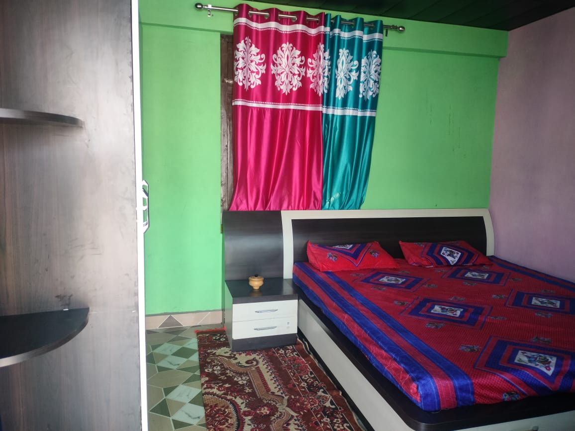 Om Shanti Home Stay - Tap to explore photos