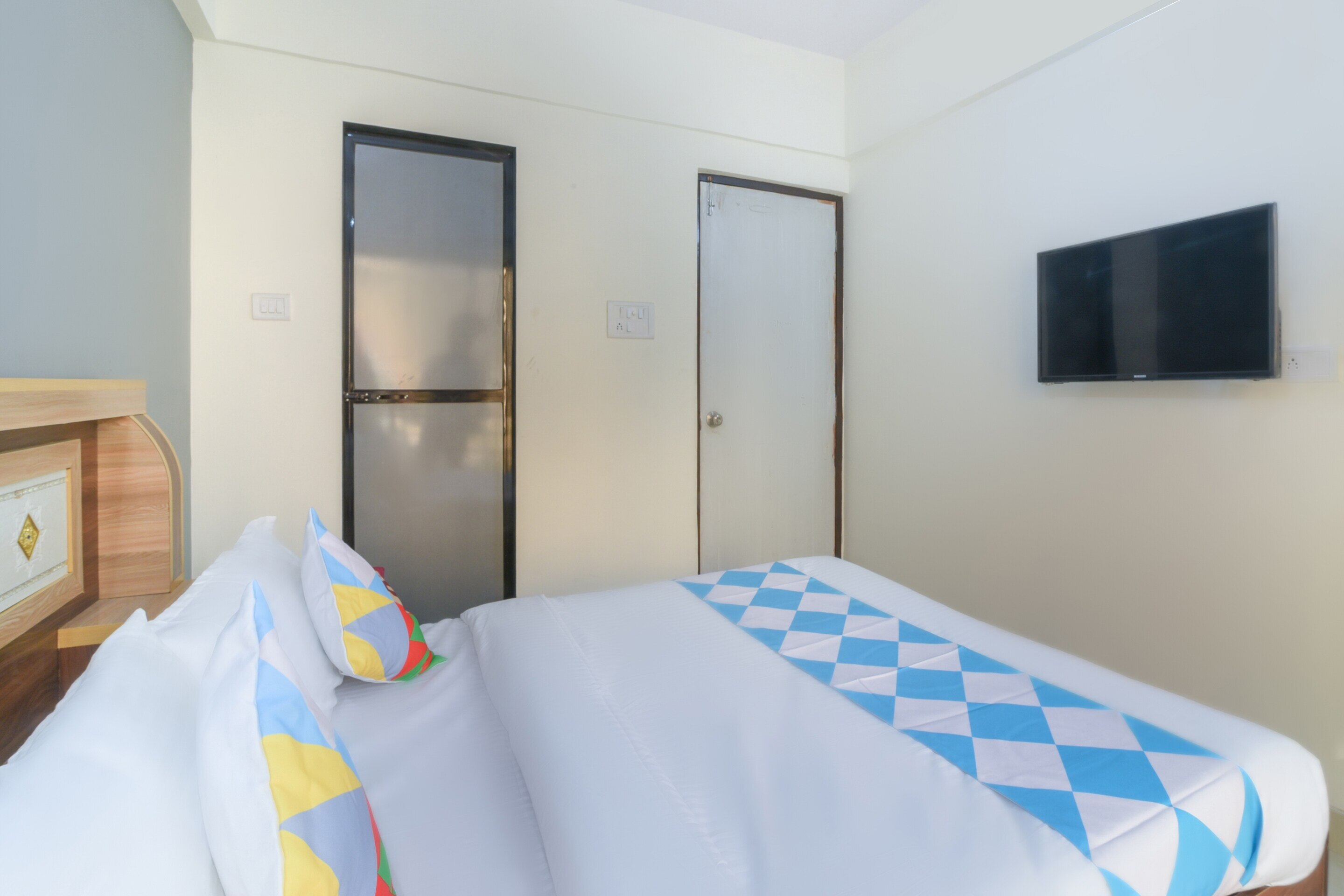 Hotel O GEMS STAR RESIDENCY BNB - Tap to explore photos