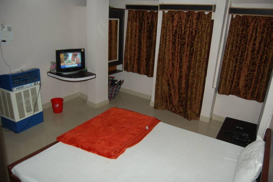 Hotel Shyam Ji - Tap to explore photos