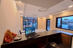 Shanti Maa Residence, Katra