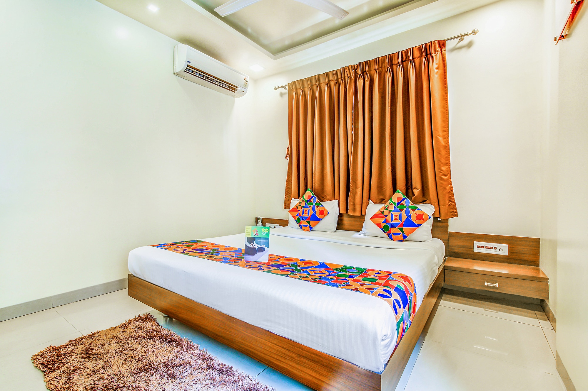 FabHotel Ranjanas - Nr humkar Chowk - Tap to explore photos