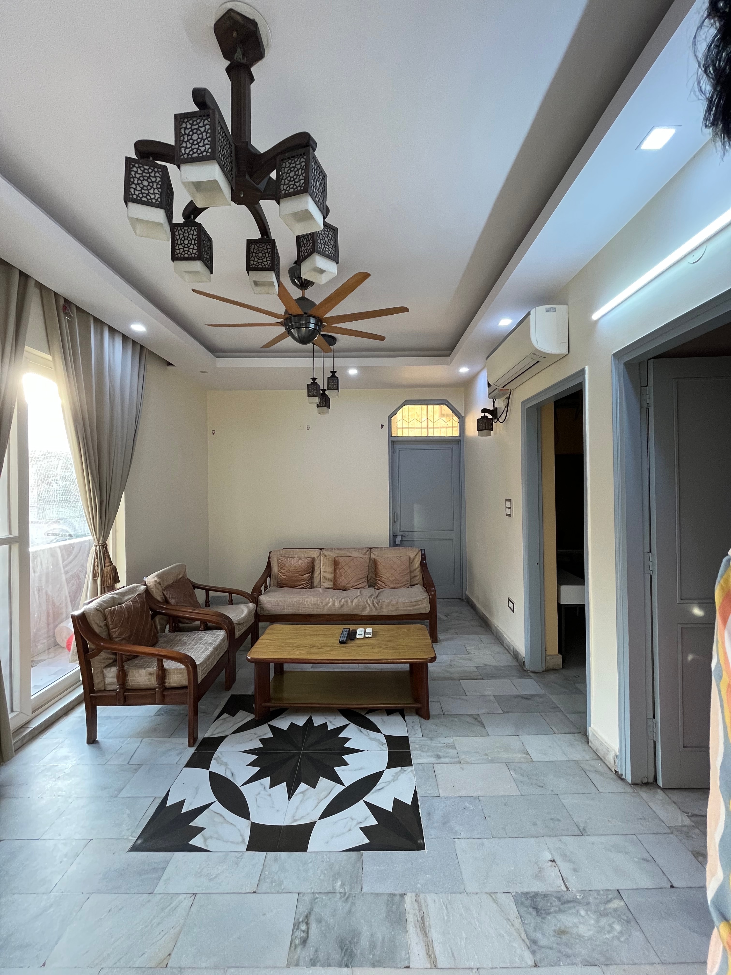 Heritage 2BHK Gurudwara View Metro 5 mins - Tap to explore photos