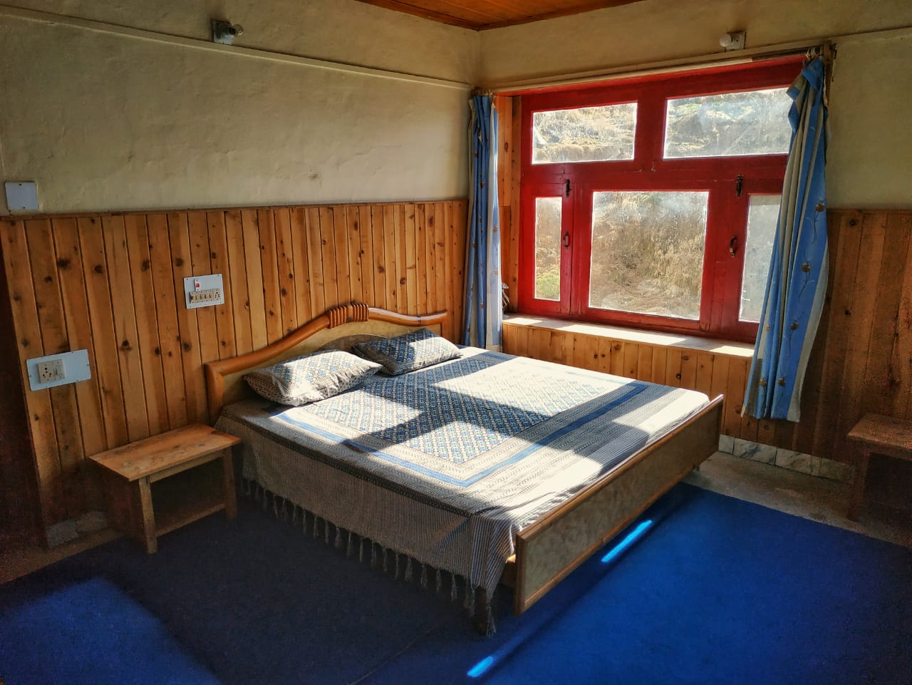 Rising Moon Homestay - Tap to explore photos
