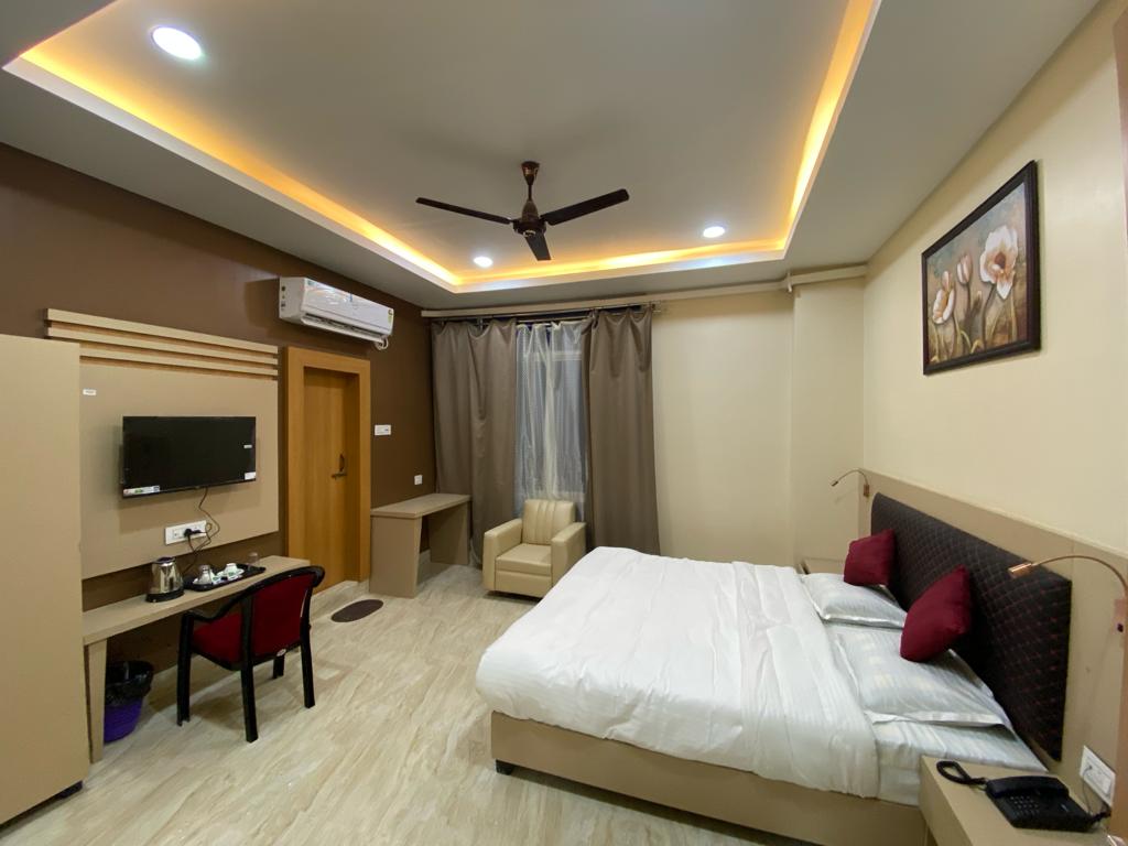 GRACE INN GUEST HOUSE NEAR AIRPORT - Tap to explore photos