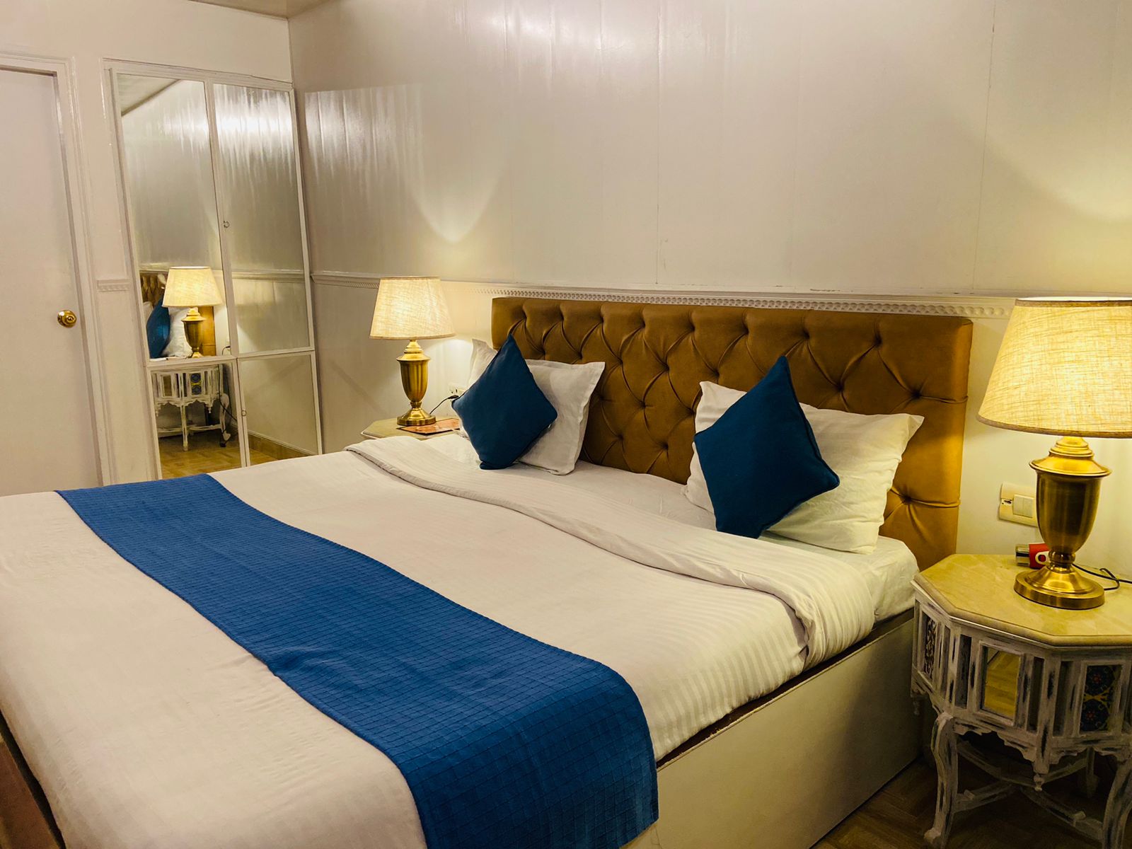 Pax And Opix Luxury Stays - Tap to explore photos