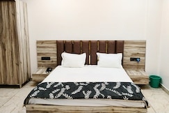 Sky heights hotel, Noida