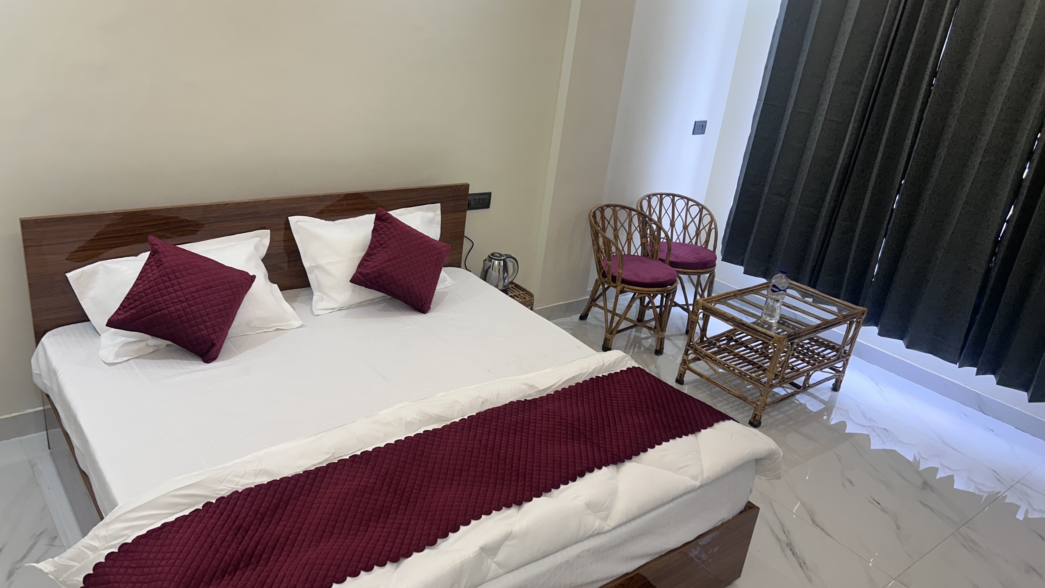 HOTEL OM NAMAMI - Tap to explore photos