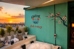 Saiba Penthouse 2BR City Center Jacuzzi Airport View, Jaipur