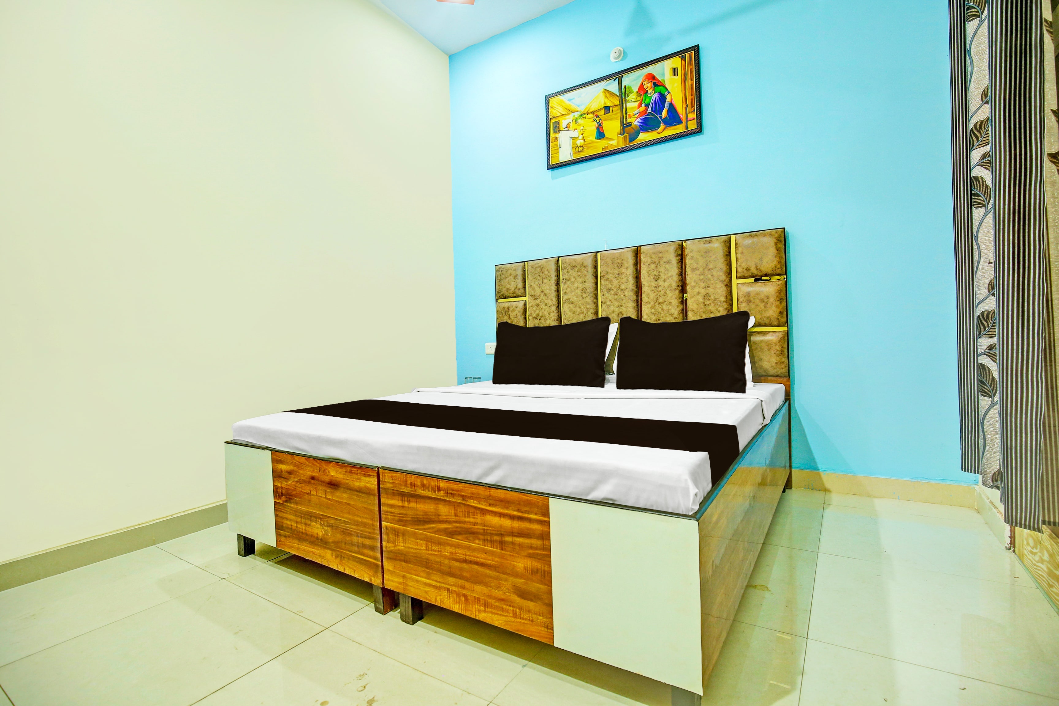 Hotel O Sirsa Hotel & Guest House - Tap to explore photos