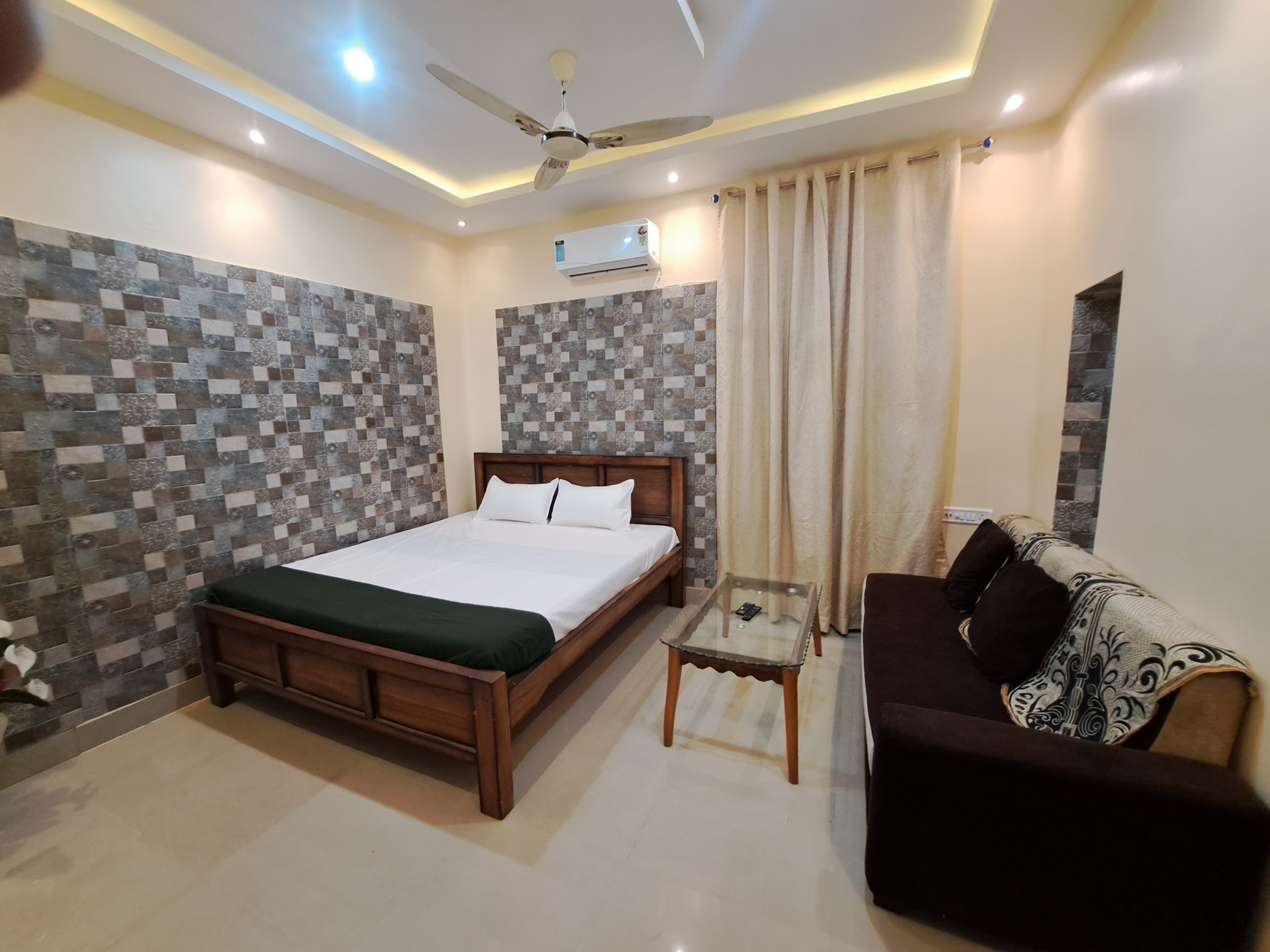 Hotel Sri Gajapati - Tap to explore photos