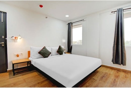 Townhouse Madhyamgram Chowmatha Bus Terminal Kolkata Formerly Star Guest House