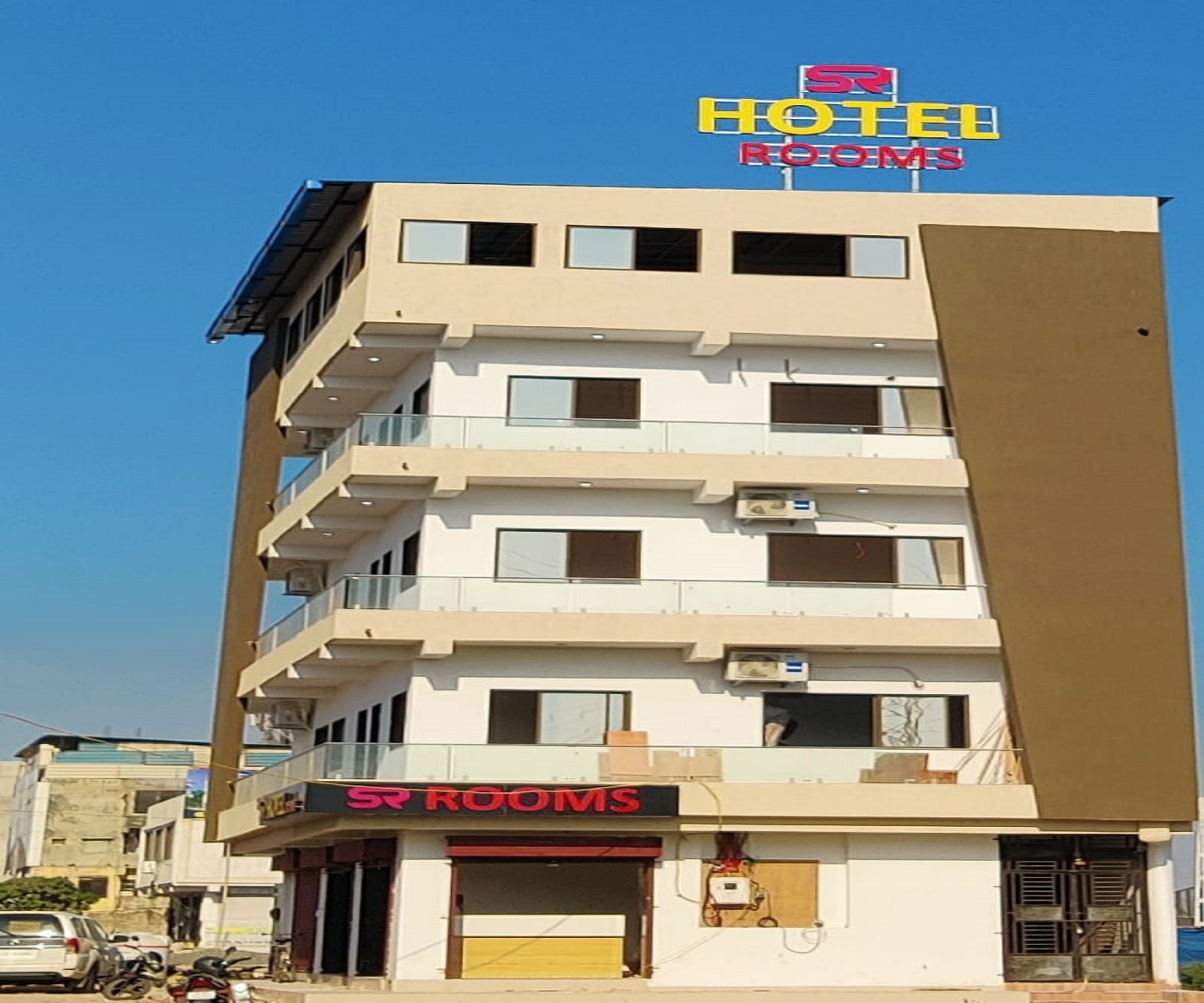 Hotel SR Rooms - Tap to explore photos