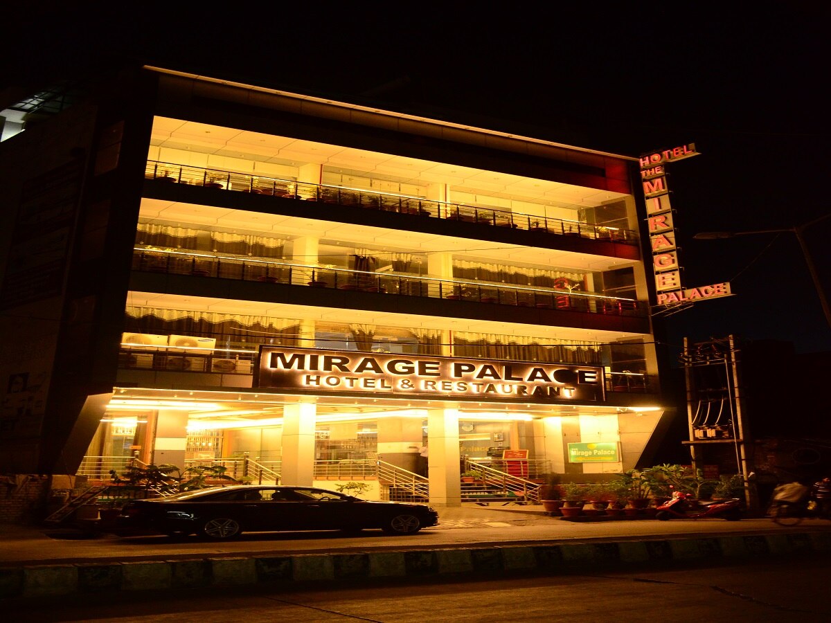 The Mirage Palace Rohtak Inr 423 Off 1 3 9 9 Hotel Price