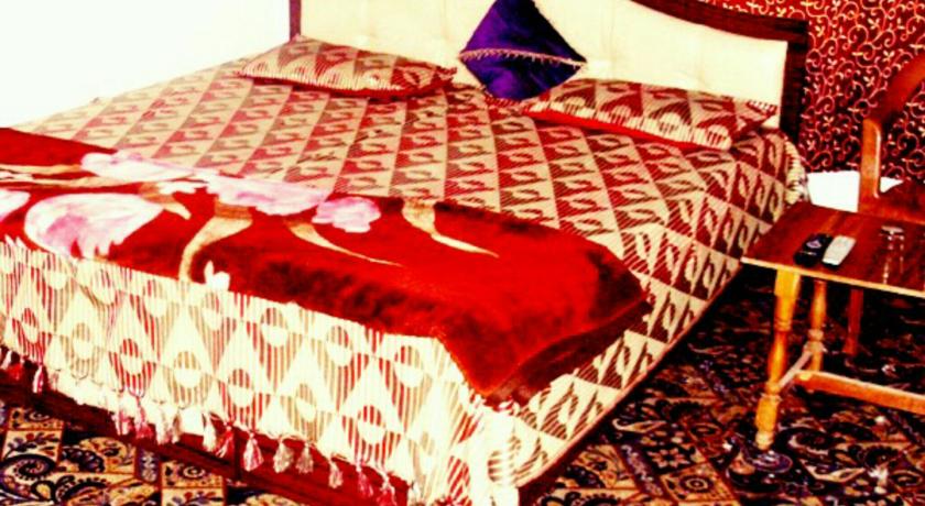 Hotel Fabulous Kashmir - Tap to explore photos