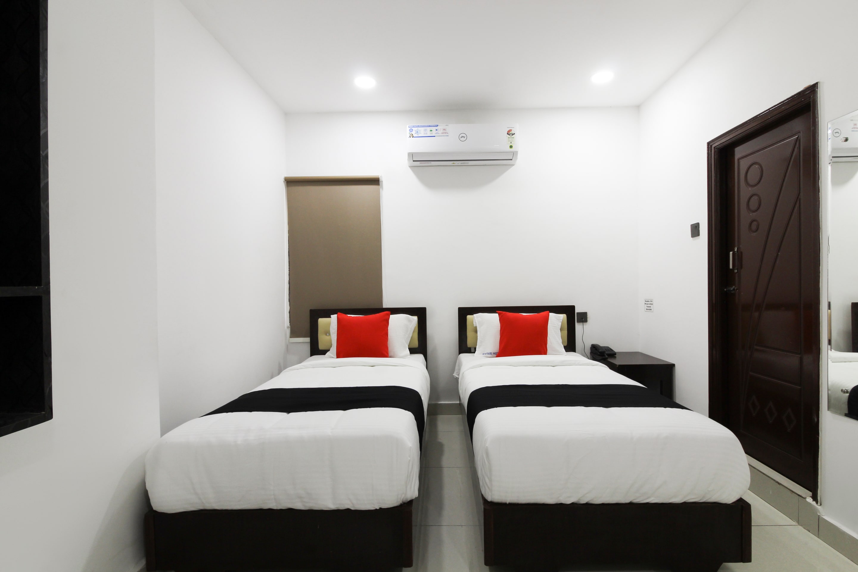 Collection O Mythri Hotel Near By ECIL, AS RAO Nagar, Sainikpuri - Tap to explore photos