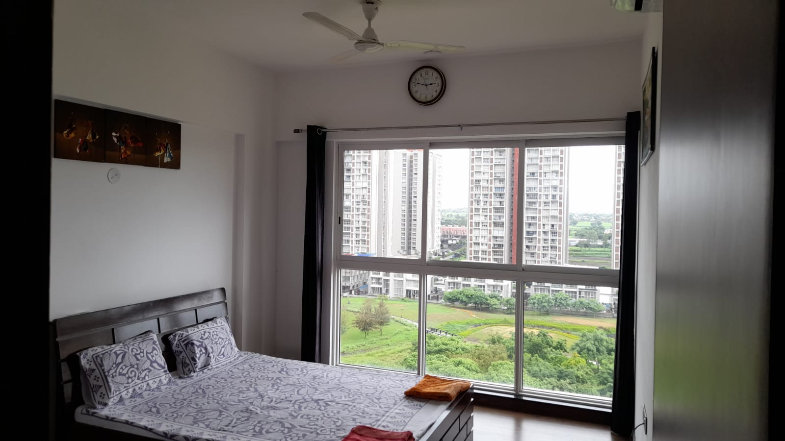 furnished Flat Golf,  Swimming Pool AC 3BHK - Tap to explore photos