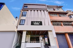 Super Collection O Metro Park Opposite Kalasipalya Bus stand, Bangalore