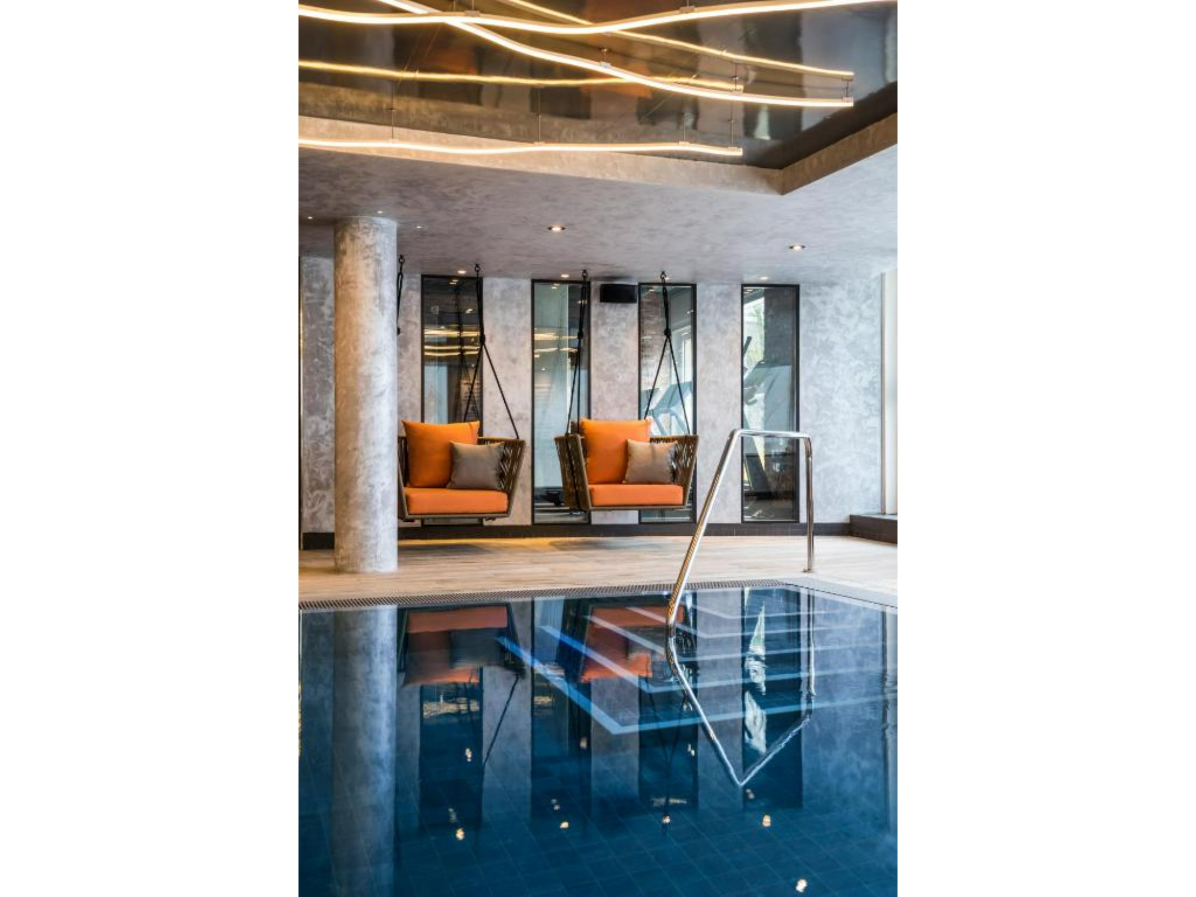 Novotel London Canary Wharf Hotel - Tap to explore photos