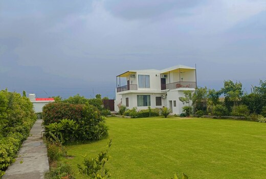 Aadvan Villa