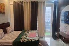 Skycabin, Greater Noida