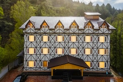 Hotel Sahara Grand Hills (2mins Walk To Dal Lake), Srinagar