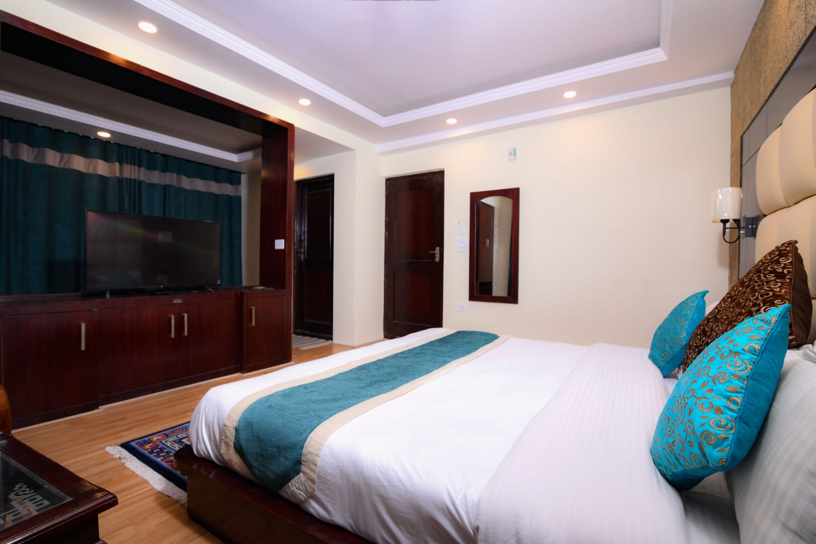 Hotel Ladakh Inn - Tap to explore photos