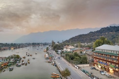 Eleven Boulevard, Baramulla