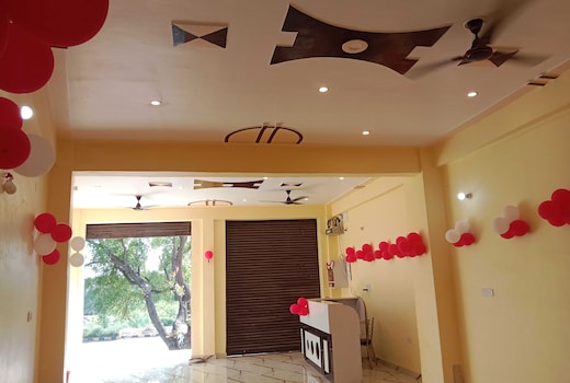 Hotel O Holiday Hotel & Restaurant