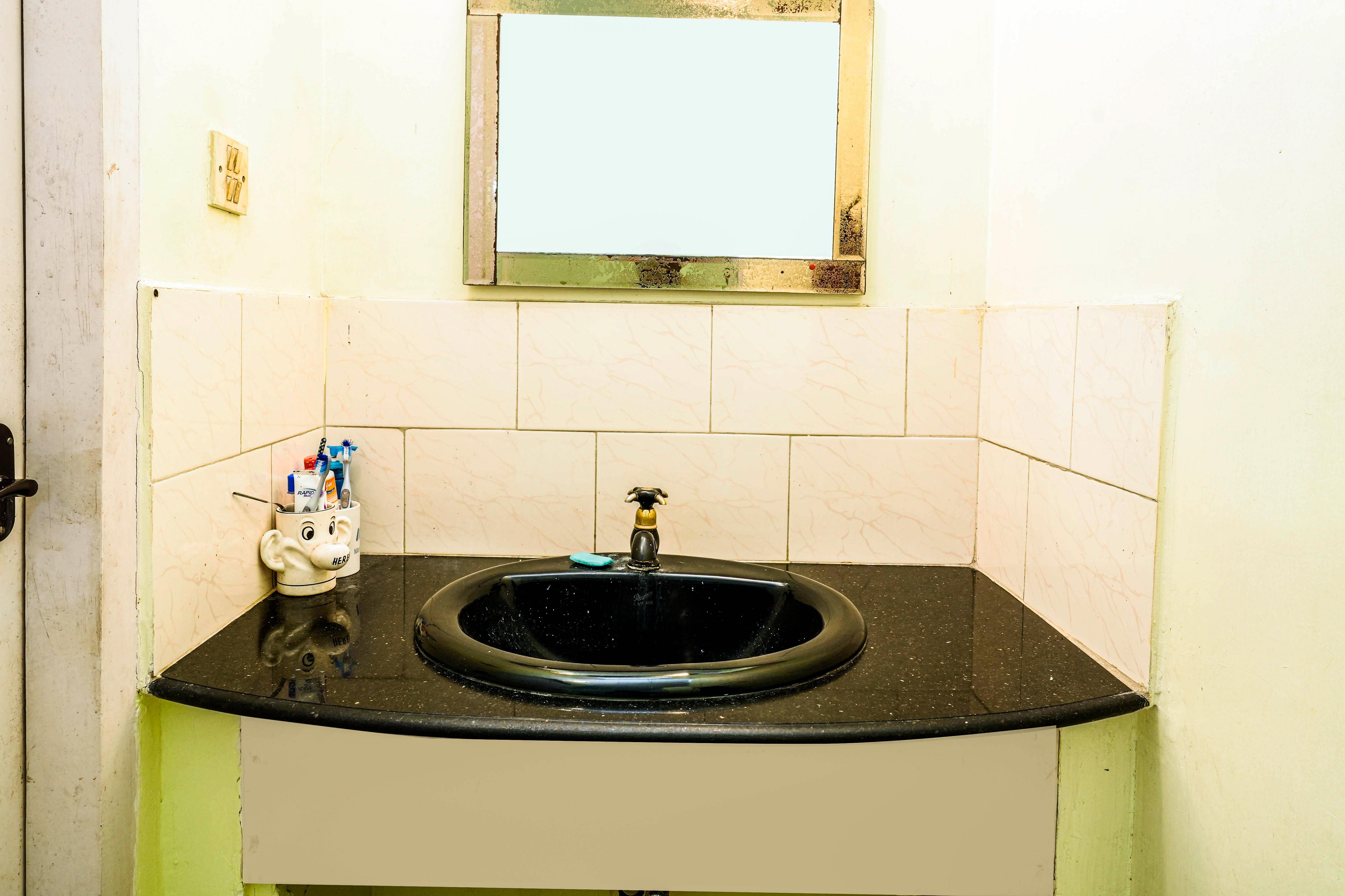 Sruthileyam Homestay - Tap to explore photos
