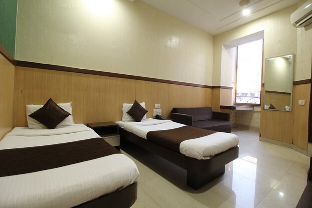 Hotel Ripon Palace Mumbai Inr 255 Off 1 1 1 0 Hotel Price
