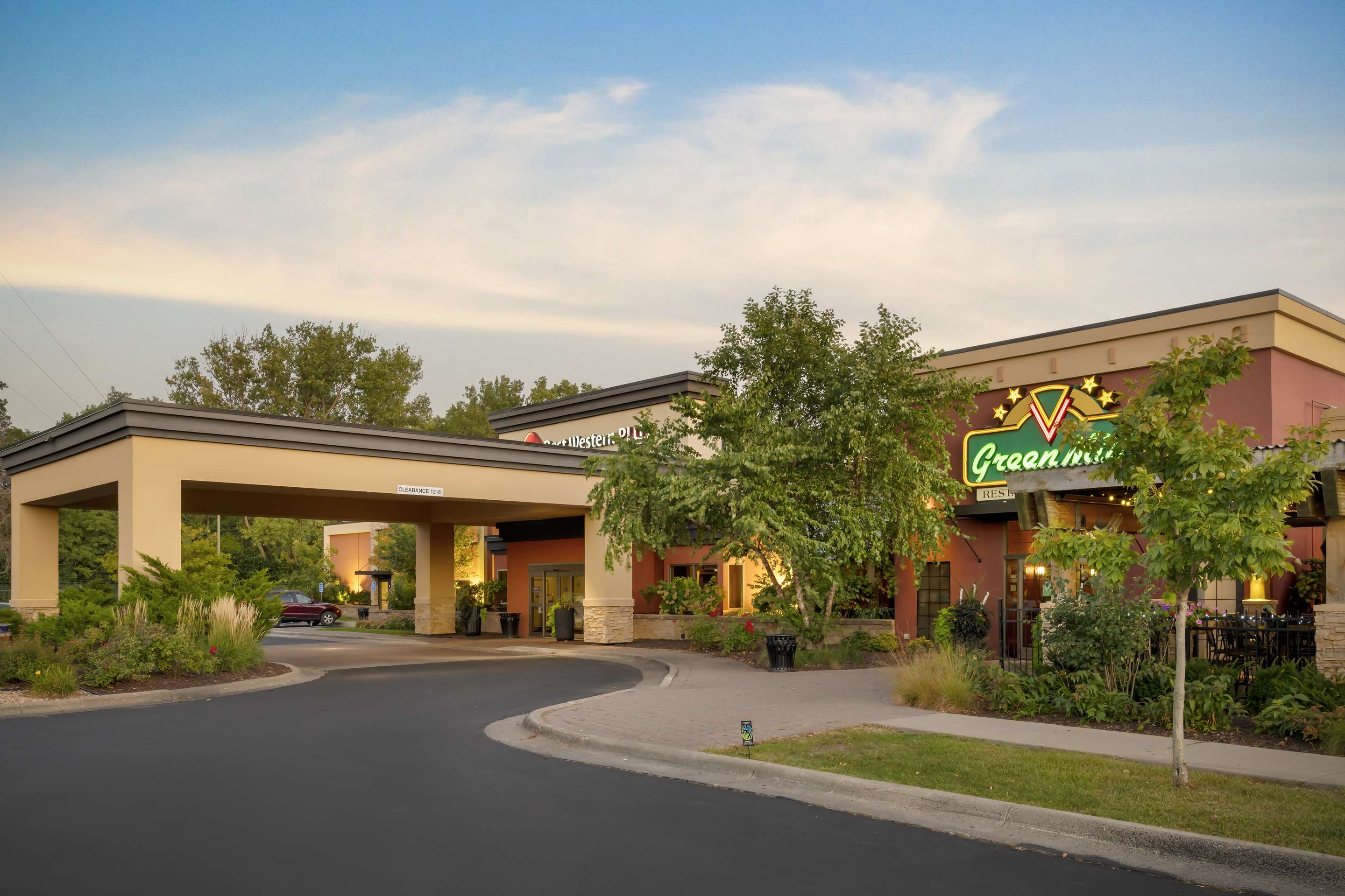 Best Western Plus St. Paul North/Shoreview - Tap to explore photos